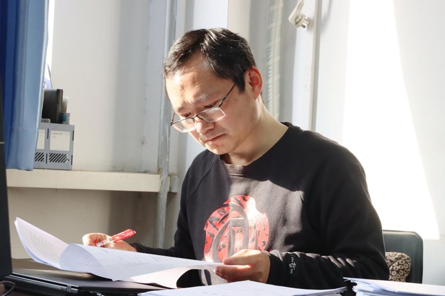 走进陈杰教授的办公室